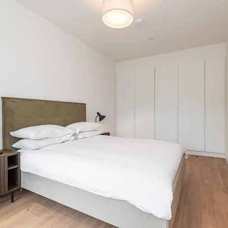 The Lookout Apartment *