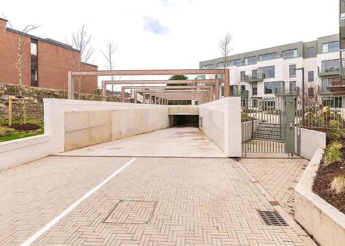 The Lookout Apartment *